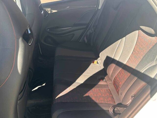 Белый Тесла Другая, объемом двигателя 0 л и пробегом 20 тыс. км за 15500 $, фото 20 на Automoto.ua