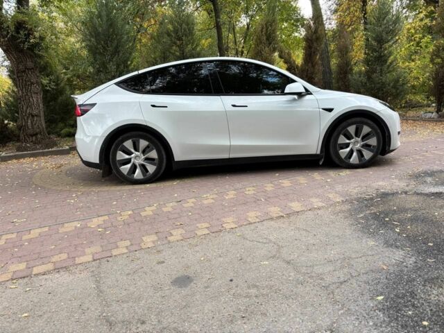 Белый Тесла Другая, объемом двигателя 0 л и пробегом 93 тыс. км за 21000 $, фото 2 на Automoto.ua