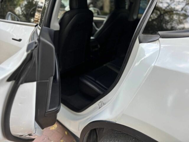 Белый Тесла Другая, объемом двигателя 0 л и пробегом 93 тыс. км за 21000 $, фото 4 на Automoto.ua