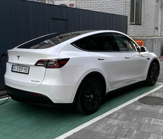 Белый Тесла Другая, объемом двигателя 0 л и пробегом 42 тыс. км за 29998 $, фото 1 на Automoto.ua