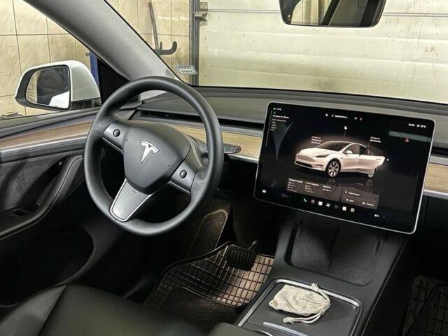 Белый Тесла Другая, объемом двигателя 0 л и пробегом 42 тыс. км за 29998 $, фото 7 на Automoto.ua