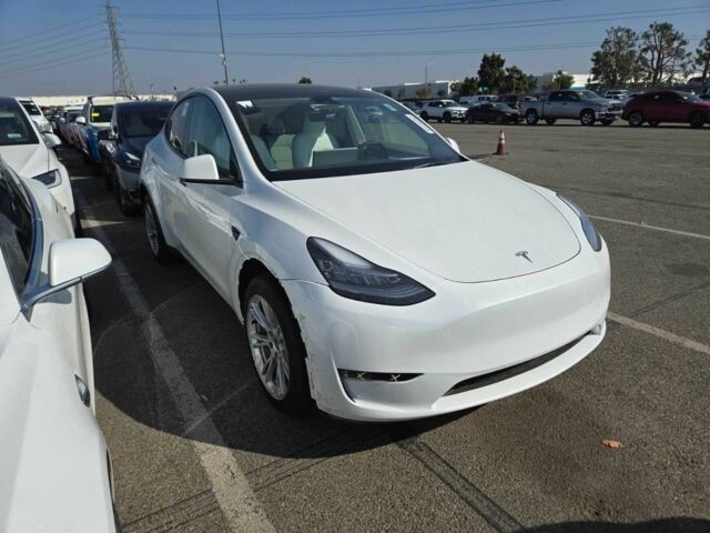 Белый Тесла Другая, объемом двигателя 0 л и пробегом 50 тыс. км за 15050 $, фото 1 на Automoto.ua