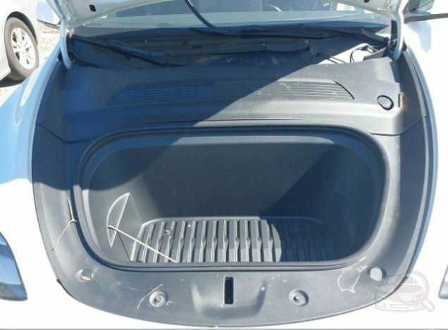 Белый Тесла Другая, объемом двигателя 0 л и пробегом 150 тыс. км за 25000 $, фото 7 на Automoto.ua