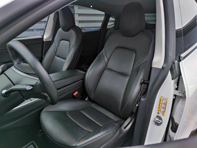 Белый Тесла Другая, объемом двигателя 0 л и пробегом 105 тыс. км за 28500 $, фото 14 на Automoto.ua