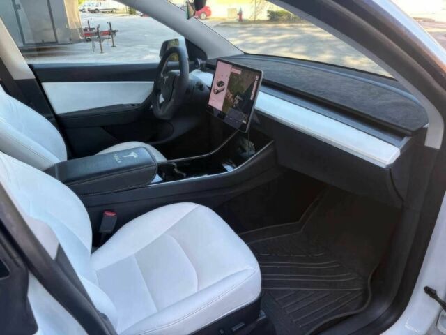 Белый Тесла Другая, объемом двигателя 0 л и пробегом 48 тыс. км за 11500 $, фото 10 на Automoto.ua