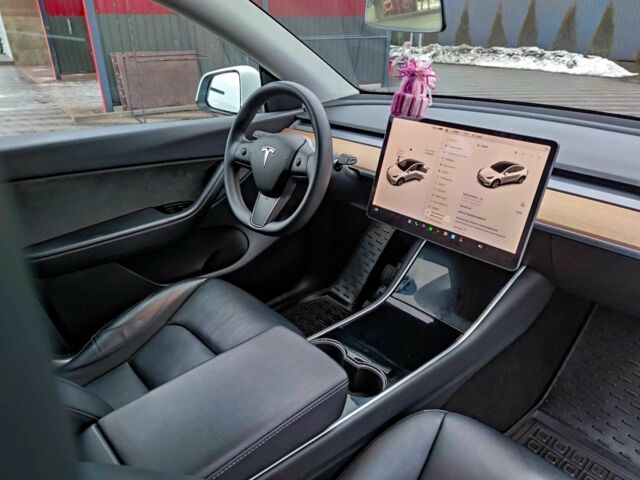 Белый Тесла Другая, объемом двигателя 0 л и пробегом 105 тыс. км за 28500 $, фото 17 на Automoto.ua