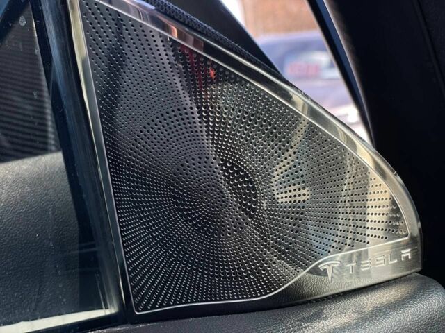 Белый Тесла Другая, объемом двигателя 0 л и пробегом 144 тыс. км за 28600 $, фото 20 на Automoto.ua