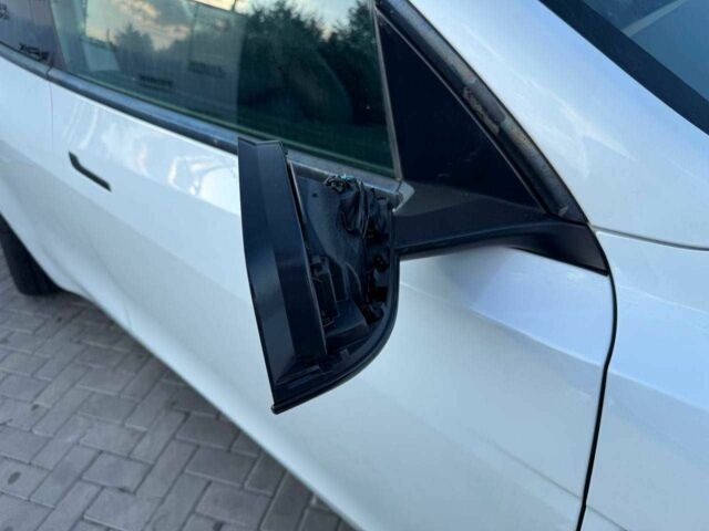 Белый Тесла Другая, объемом двигателя 0 л и пробегом 170 тыс. км за 16900 $, фото 3 на Automoto.ua