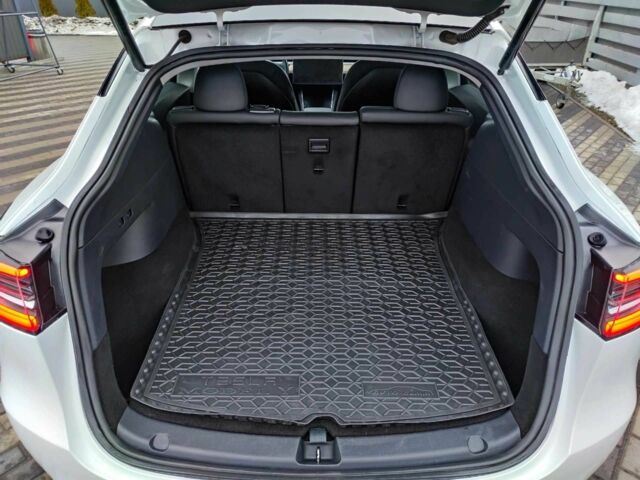 Белый Тесла Другая, объемом двигателя 0 л и пробегом 105 тыс. км за 28500 $, фото 11 на Automoto.ua