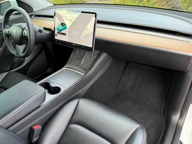 Тесла Другая 2021 в Киеве на Automoto.ua Белый Тесла Другая, объемом двигателя 0 л и пробегом 79 тыс. км за 24700 $, фото 22 на Automoto.ua