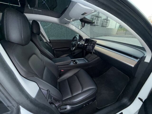 Белый Тесла Другая, объемом двигателя 0 л и пробегом 166 тыс. км за 21000 $, фото 5 на Automoto.ua