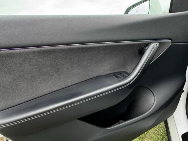 Белый Тесла Другая, объемом двигателя 0 л и пробегом 119 тыс. км за 24000 $, фото 17 на Automoto.ua