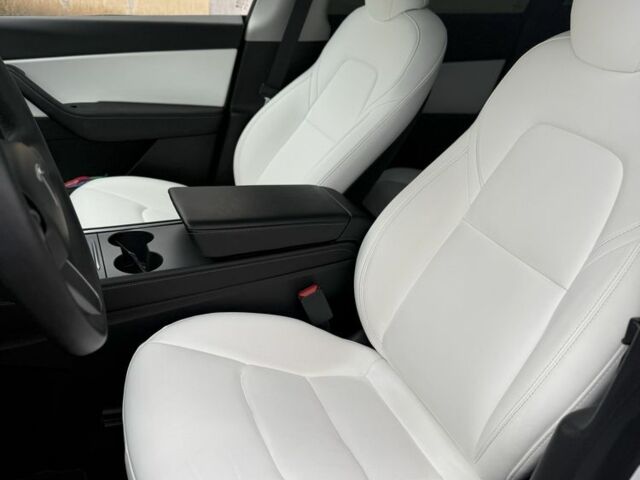 Белый Тесла Другая, объемом двигателя 0 л и пробегом 95 тыс. км за 22000 $, фото 7 на Automoto.ua