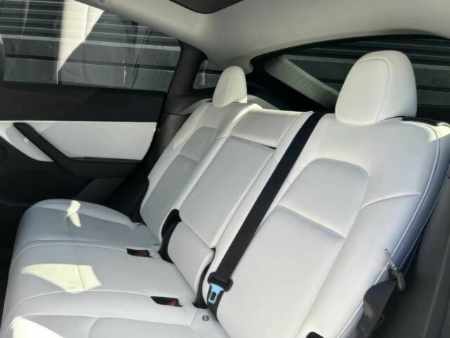 Белый Тесла Другая, объемом двигателя 0 л и пробегом 23 тыс. км за 25000 $, фото 12 на Automoto.ua