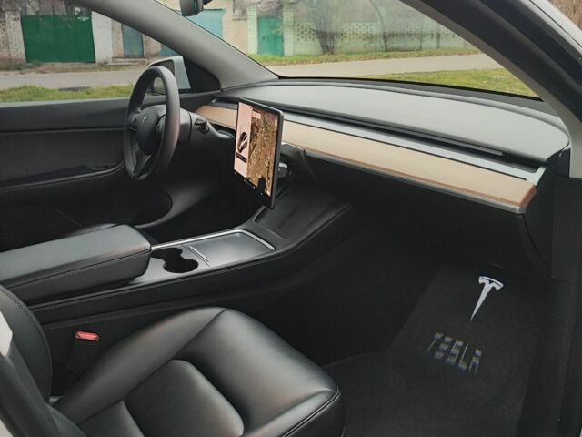 Белый Тесла Другая, объемом двигателя 0 л и пробегом 59 тыс. км за 25900 $, фото 6 на Automoto.ua