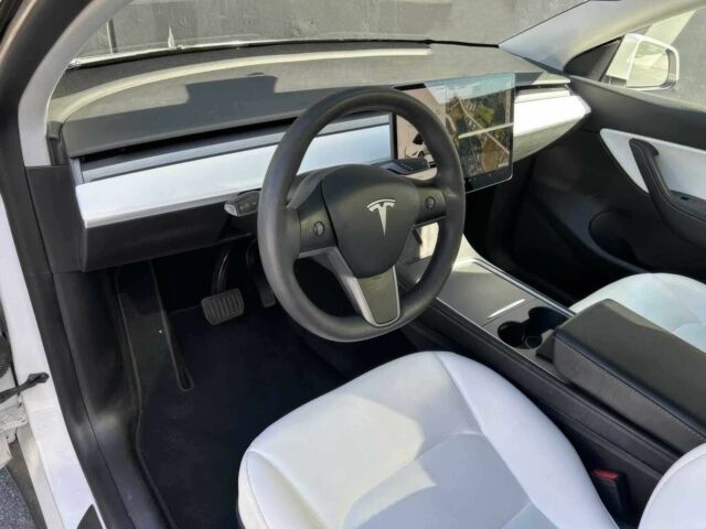 Белый Тесла Другая, объемом двигателя 0 л и пробегом 23 тыс. км за 25000 $, фото 8 на Automoto.ua