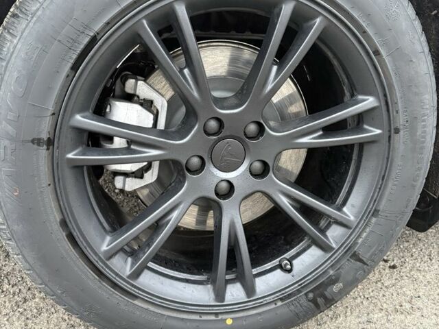 Белый Тесла Другая, объемом двигателя 0 л и пробегом 88 тыс. км за 26999 $, фото 7 на Automoto.ua