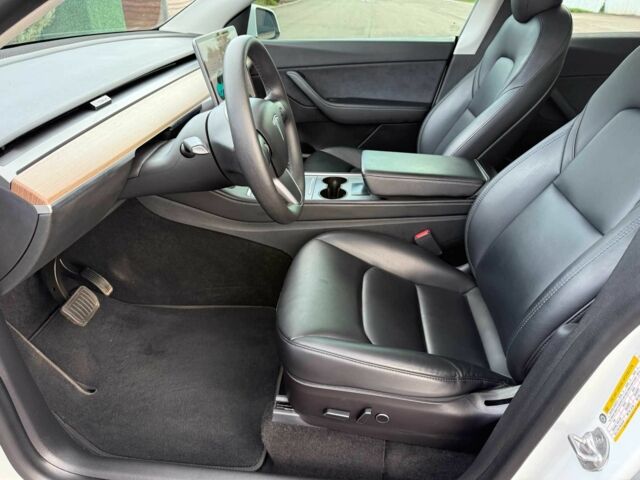 Тесла Другая 2021 в Киеве на Automoto.ua Белый Тесла Другая, объемом двигателя 0 л и пробегом 79 тыс. км за 24700 $, фото 13 на Automoto.ua