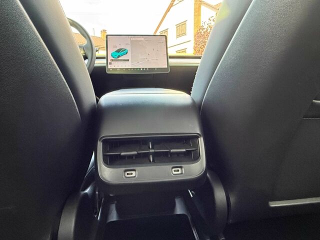 Тесла Другая 2021 в Киеве на Automoto.ua Белый Тесла Другая, объемом двигателя 0 л и пробегом 79 тыс. км за 24700 $, фото 21 на Automoto.ua