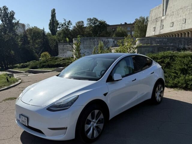 Белый Тесла Другая, объемом двигателя 0 л и пробегом 72 тыс. км за 29000 $, фото 2 на Automoto.ua