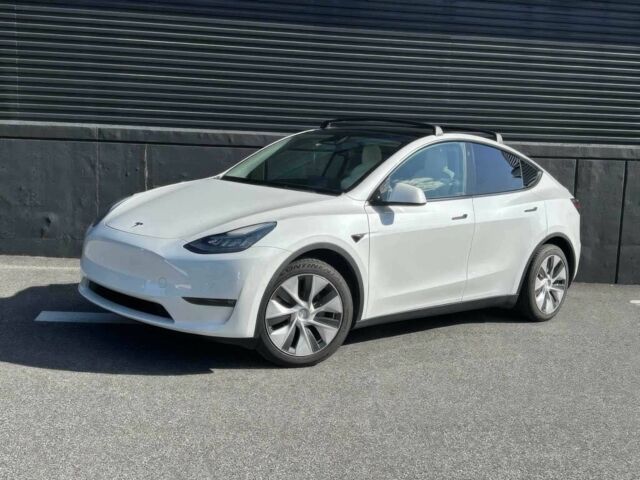 Белый Тесла Другая, объемом двигателя 0 л и пробегом 23 тыс. км за 25000 $, фото 2 на Automoto.ua