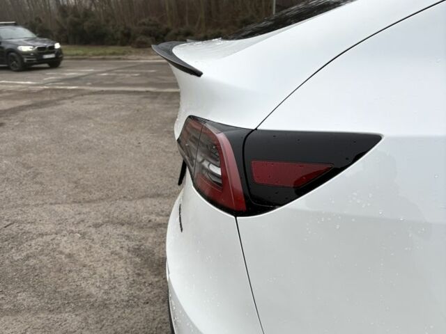 Белый Тесла Другая, объемом двигателя 0 л и пробегом 88 тыс. км за 26999 $, фото 8 на Automoto.ua