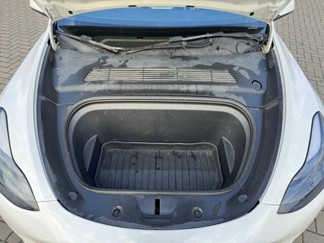 Білий Тесла Інша, об'ємом двигуна 0 л та пробігом 98 тис. км за 556 $, фото 18 на Automoto.ua