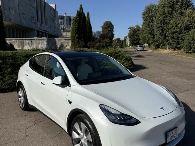 Белый Тесла Другая, объемом двигателя 0 л и пробегом 72 тыс. км за 29000 $, фото 3 на Automoto.ua