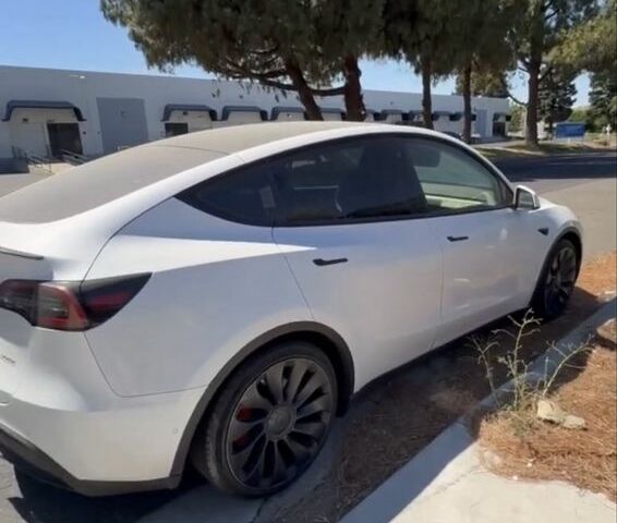 Тесла Другая 2022 в Запорожье на Automoto.ua Белый Тесла Другая, объемом двигателя 0 л и пробегом 57 тыс. км за 22300 $, фото 3 на Automoto.ua