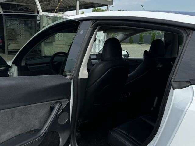 Белый Тесла Другая, объемом двигателя 0 л и пробегом 92 тыс. км за 28000 $, фото 13 на Automoto.ua