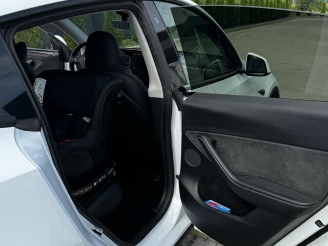 Белый Тесла Другая, объемом двигателя 0 л и пробегом 92 тыс. км за 28000 $, фото 14 на Automoto.ua