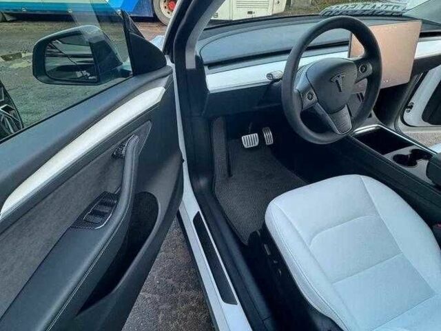 Белый Тесла Другая, объемом двигателя 0 л и пробегом 58 тыс. км за 24300 $, фото 2 на Automoto.ua