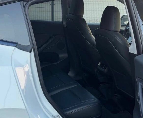 Белый Тесла Другая, объемом двигателя 0 л и пробегом 75 тыс. км за 16800 $, фото 7 на Automoto.ua