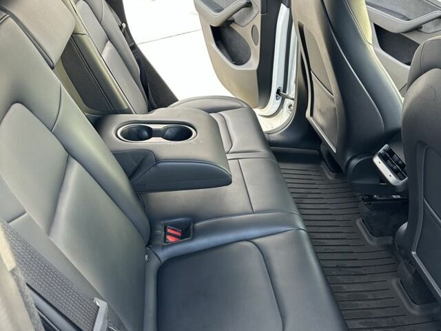 Белый Тесла Другая, объемом двигателя 0 л и пробегом 195 тыс. км за 21700 $, фото 4 на Automoto.ua