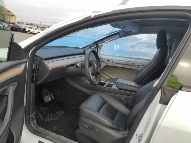 Белый Тесла Другая, объемом двигателя 0 л и пробегом 62 тыс. км за 17000 $, фото 4 на Automoto.ua