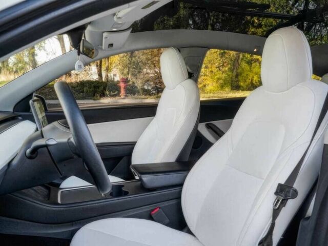 Белый Тесла Другая, объемом двигателя 0 л и пробегом 30 тыс. км за 18900 $, фото 7 на Automoto.ua