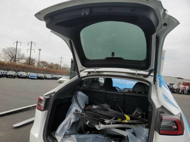 Белый Тесла Другая, объемом двигателя 0 л и пробегом 62 тыс. км за 17000 $, фото 8 на Automoto.ua