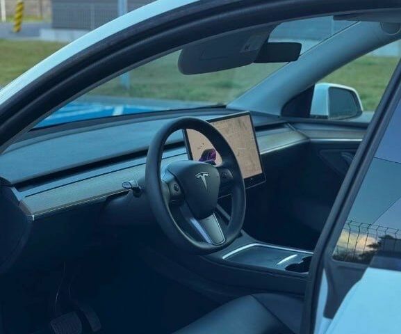 Белый Тесла Другая, объемом двигателя 0 л и пробегом 75 тыс. км за 16800 $, фото 8 на Automoto.ua