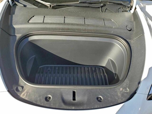 Белый Тесла Другая, объемом двигателя 0 л и пробегом 18 тыс. км за 8900 $, фото 10 на Automoto.ua