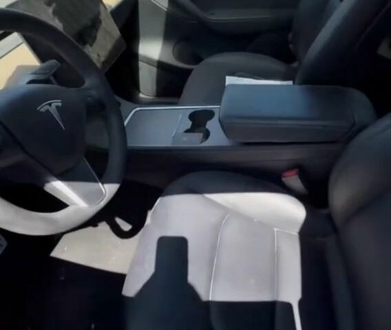 Тесла Другая 2022 в Запорожье на Automoto.ua Белый Тесла Другая, объемом двигателя 0 л и пробегом 57 тыс. км за 22300 $, фото 5 на Automoto.ua