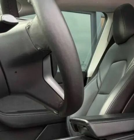 Белый Тесла Другая, объемом двигателя 0 л и пробегом 83 тыс. км за 21500 $, фото 7 на Automoto.ua