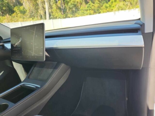 Белый Тесла Другая, объемом двигателя 0 л и пробегом 20 тыс. км за 22100 $, фото 10 на Automoto.ua