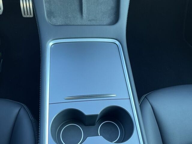 Белый Тесла Другая, объемом двигателя 0 л и пробегом 43 тыс. км за 29500 $, фото 11 на Automoto.ua