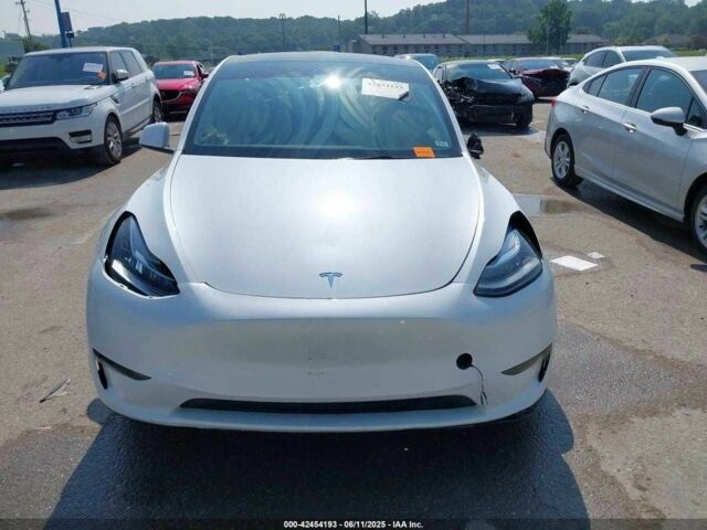 Белый Тесла Другая, объемом двигателя 0 л и пробегом 30 тыс. км за 20000 $, фото 4 на Automoto.ua