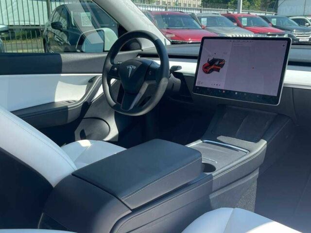 Белый Тесла Другая, объемом двигателя 0 л и пробегом 32 тыс. км за 24000 $, фото 6 на Automoto.ua