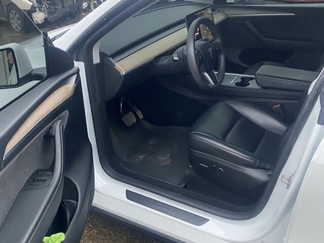 Белый Тесла Другая, объемом двигателя 0 л и пробегом 38 тыс. км за 26500 $, фото 7 на Automoto.ua