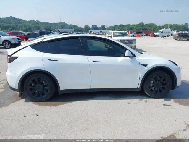 Белый Тесла Другая, объемом двигателя 0 л и пробегом 30 тыс. км за 20000 $, фото 7 на Automoto.ua