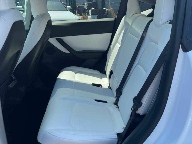 Белый Тесла Другая, объемом двигателя 0 л и пробегом 32 тыс. км за 24000 $, фото 8 на Automoto.ua