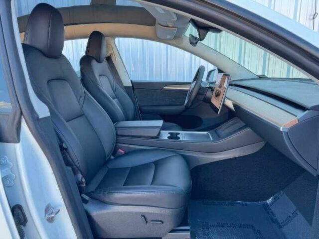 Белый Тесла Другая, объемом двигателя 0 л и пробегом 15 тыс. км за 15000 $, фото 12 на Automoto.ua