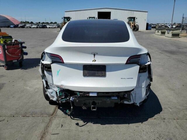 Белый Тесла Другая, объемом двигателя 0 л и пробегом 62 тыс. км за 10900 $, фото 5 на Automoto.ua